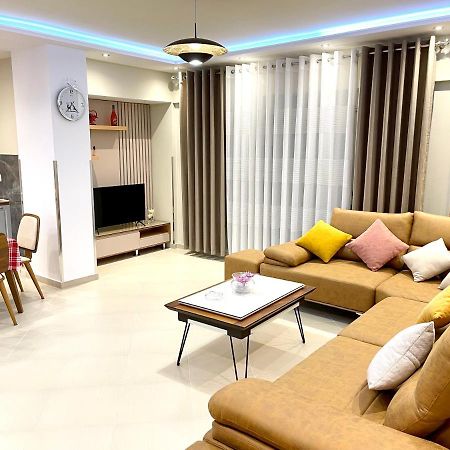 Queen Isabella Premium Hotel Vlore Exterior photo