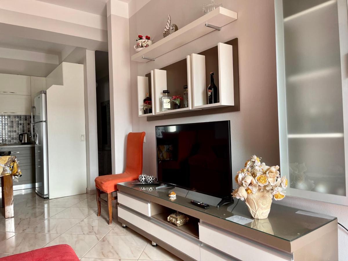 Queen Isabella Premium Hotel Vlore Exterior photo
