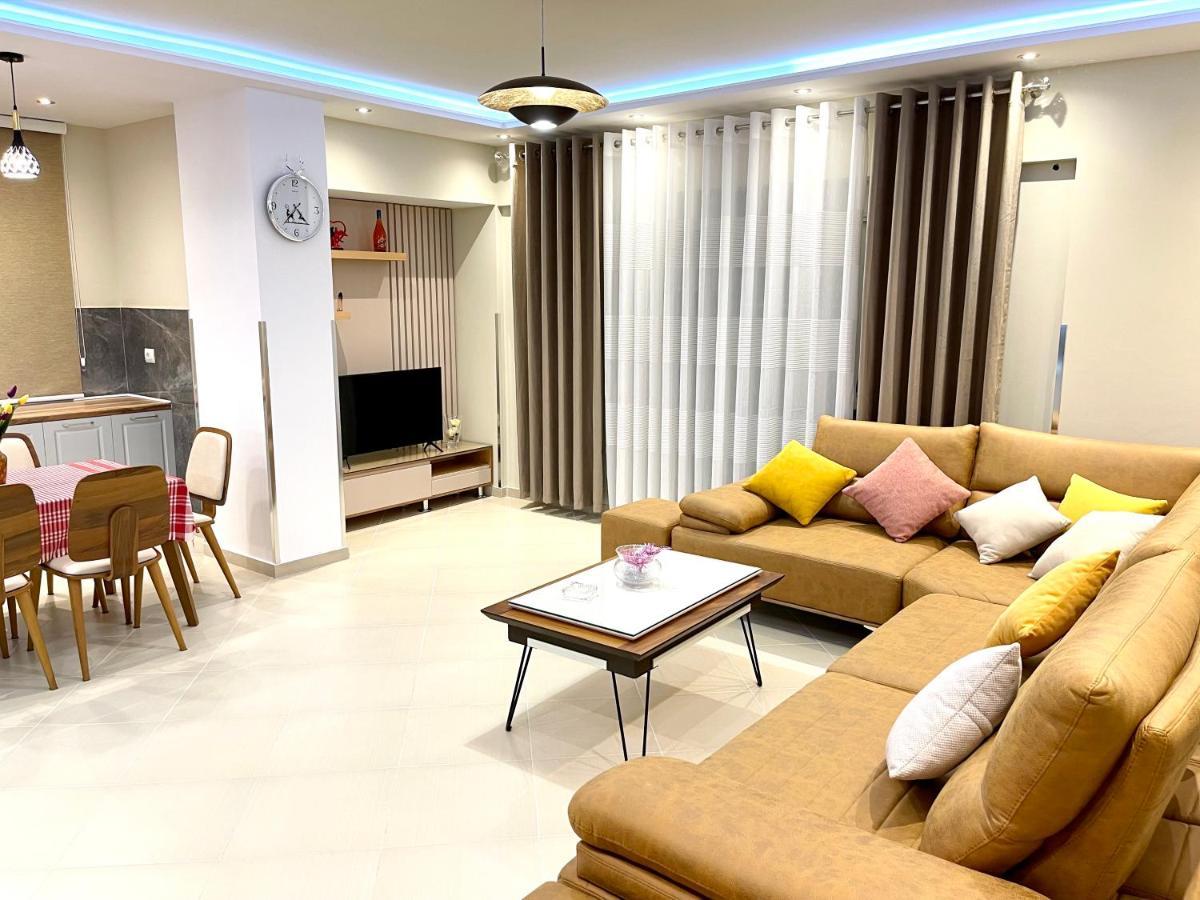 Queen Isabella Premium Hotel Vlore Exterior photo